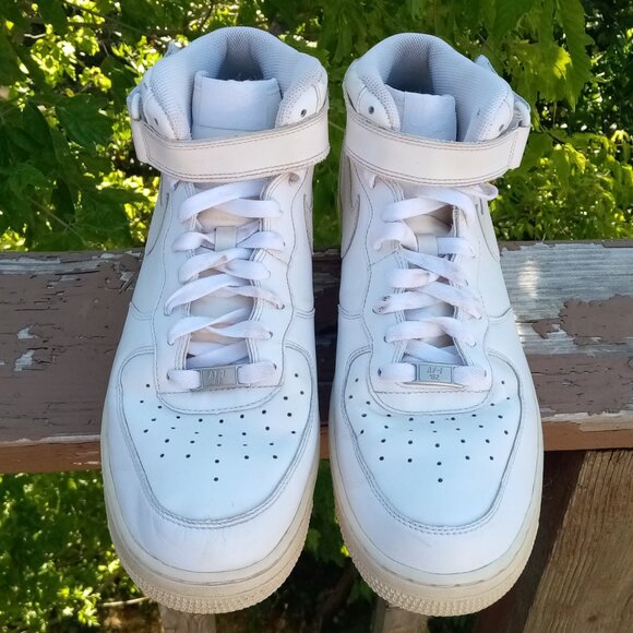 Nike Air AF-1 white sneakers sz 10 1/2 - Picture 3 of 16